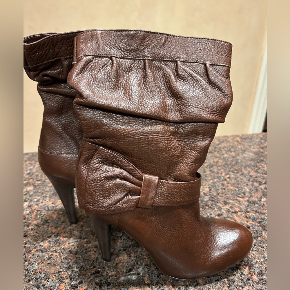 Dark Brown leather Gianni Bini Slouch boots never worn. 8.5 women boots